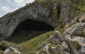 Subida a la cueva Ciloña