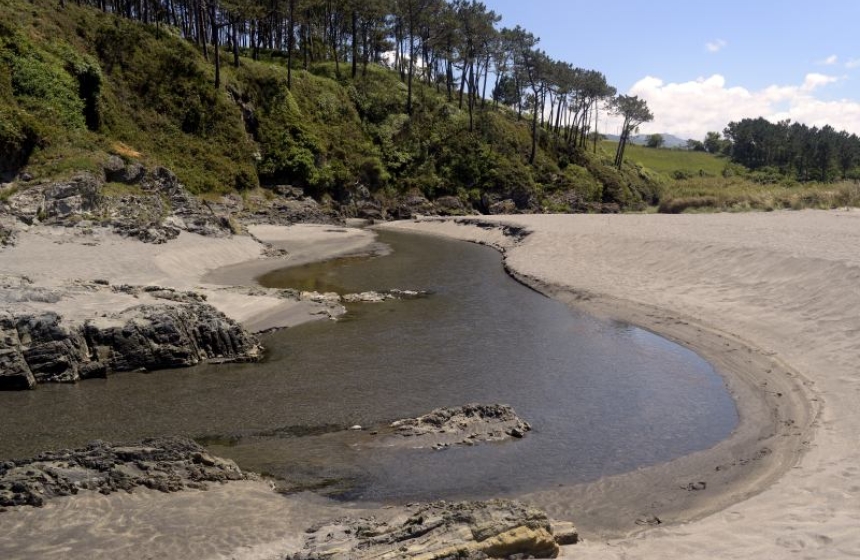 Senda costa naviega, segunda etapa de Puerto de Vega a la playa de Frejulfe