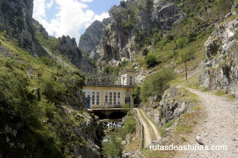 Central hidroeléctrica de Urdón