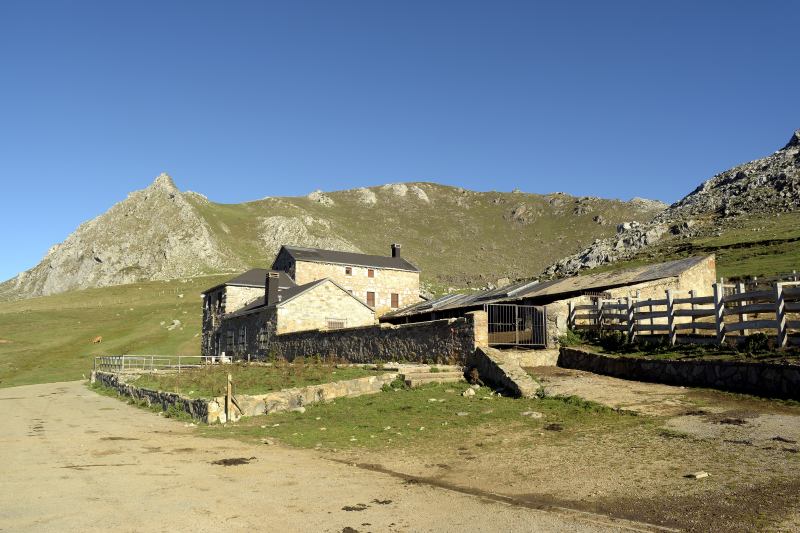 Casa Mieres camino Peña Ubiña Pequeña