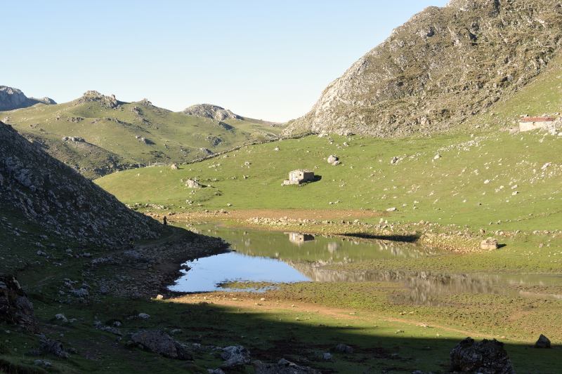 Vista atrás del embalse del valle La Cantarilla