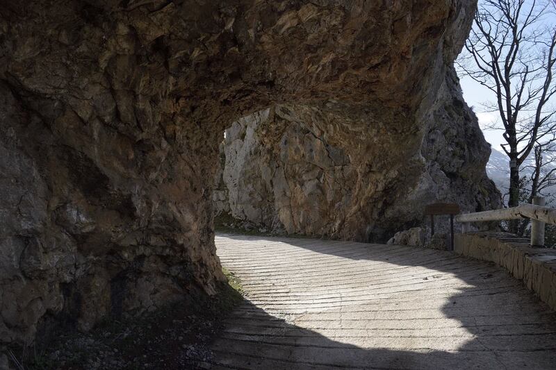 Tunel del Crestón, llegando a Brañagallones