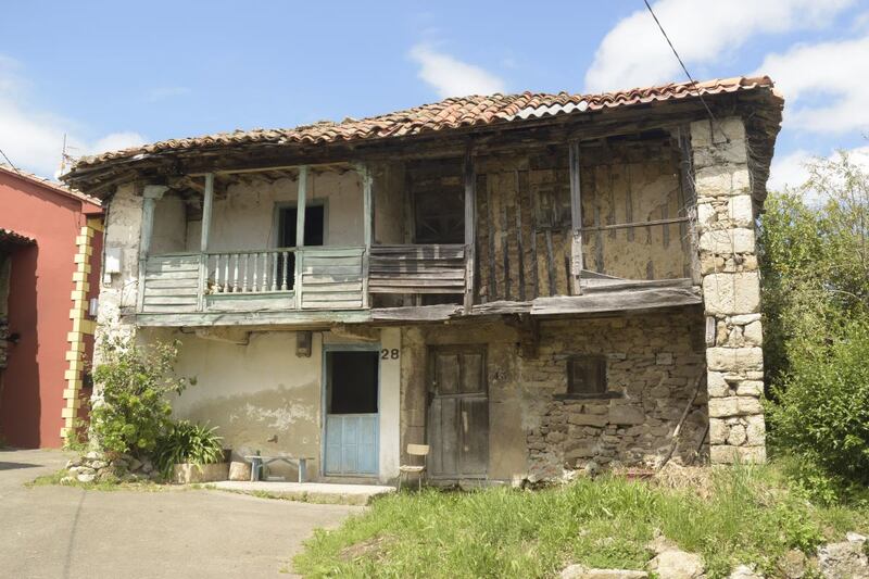 Casa típica asturiana en Buslaz